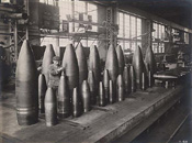 Photographie Schneider : Projectiles de 520, 320, 280, et 220 en cours de réception au Creusot