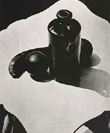 Paul Strand, Jug and fruit. Connecticut